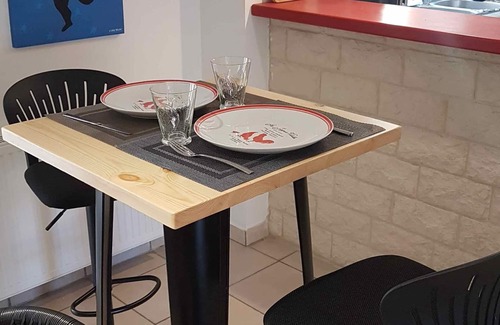 Trelissac Apartment | Large Appartment 50 sq m with heated spa ✦ south-facing garden