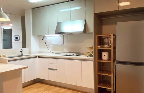 Bundang-gu Apartment | Large Apt. Awesome nature nearby, Pangyo