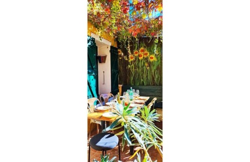 Vinon-sur-Verdon House | Large Artist's House with Terrace/Bright, warm and calm!
