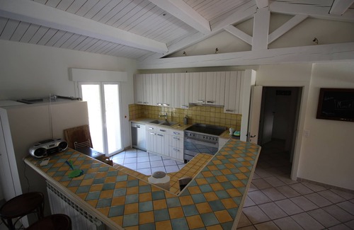 Besse-sur-Issole Villa | Large, beautiful villa on wooded grounds, swimming pool and large private plot.