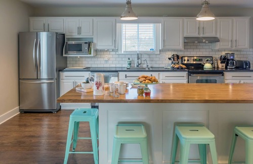 Prince Edward Other | Large beautiful Farmhouse in the heart of PEC - 20 minutes to Sandbanks