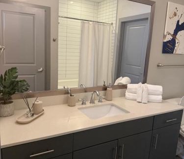 Lindbergh Apartment | Large Buckhead modern suite