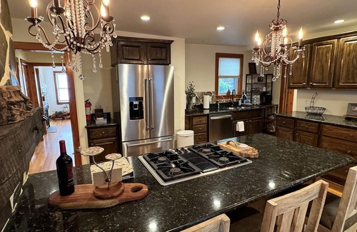 Danvers House | Large, Comfortable & Conveniently located Home