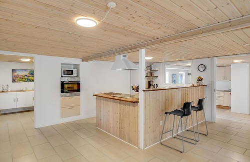 Molby House | Large cottage with table tennis and several, family-friendly activities.