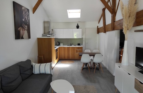 Tabanac House | Large country cottage with swimming pool