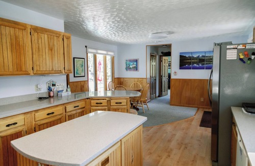 Estes Park House | Large, Cozy Home-Great Patio-Stunning Views-5min to RMNP+Estes