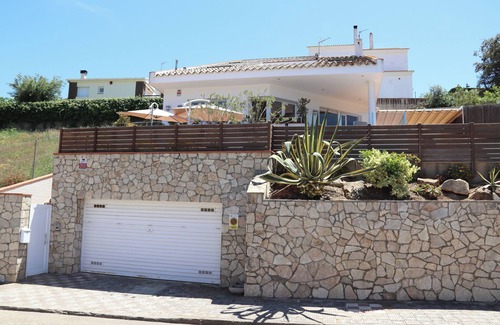 Canet de Mar Villa | Large & cozy villa with private pool in Canet de Mar on the Mediterranean Sea
