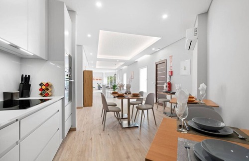 Sao Vicente House | Large Double or Twin Room Q6