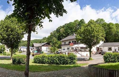 Schonbach Apartment | Large double room - Landgasthaus Zum Kreuzberg