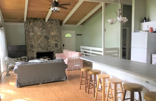 Basye Cabin | Large Family Cabin in the Shenandoah Valley - Book Today - Dog Friendly!