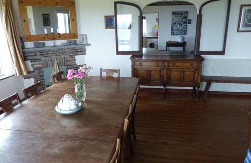 Trebetherick House | Large family holiday house right on the cliff top between Rock and Polzeath.