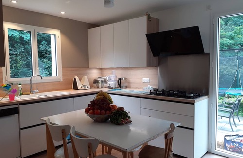 Lissieu House | Large family home green 13 km from Lyon