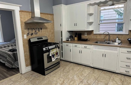 Passaic House | Large family home - Near NYC!