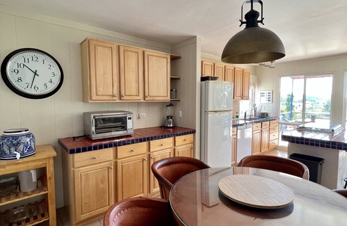 Sector Bahia House | Large Family Home with Spacious Yard