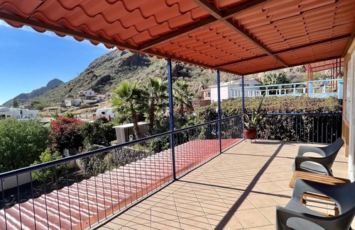 Sector Bahia House | Large Family Home with Spacious Yard