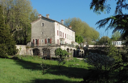 Genolhac Cottage | Large family house sleeps 16 in the heart of a beautiful medieval village