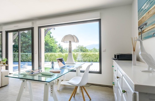 Urrugne Villa | Large, friendly and comfortable house with exceptional views and large pool