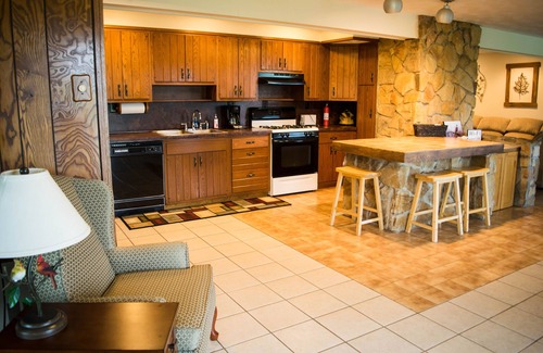 Force House | Large fully-furnished family home nestled in beautiful elk country.