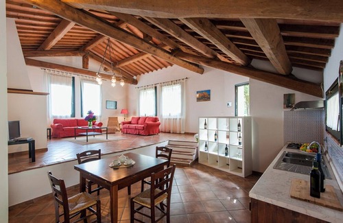 Montemurlo Apartment | Large Holiday Apartment Tuscany, Ancient Farm, Nature, Swimming Pool, 4 Guests