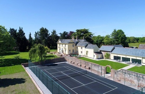 Bishops Lydeard House | Large holiday house, 10 en-suite rooms, indoor pool, tennis court, hot tub and cinema room
