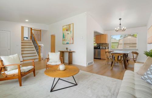 Allendale Area House | Large Home, 2 Living Rooms, Great for Family/Pets!