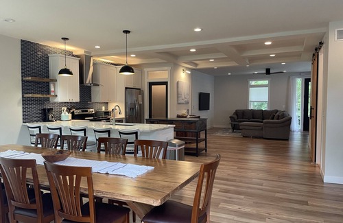 Shawnee Hills House | Large home, Peaceful, Gameroom, HotTub, Riverview, Location Location Location!