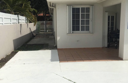 Miami Lakes House | Large Home to enjoy the Miami life!