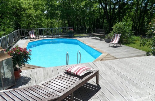 Cahors House | Large house 190 living space 5 bedrooms 10 people, Le Petit Versailles Cahors
