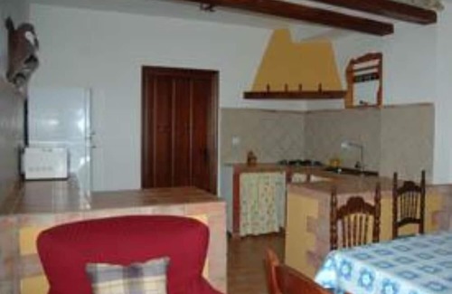 Fuente-Tojar Cottage | Large house located in an olive grove, near the river Caicena.