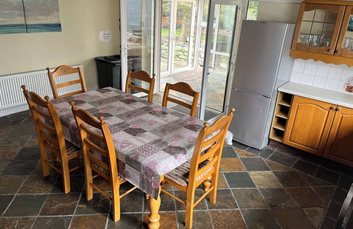 Strabane House | Large House with Outdoor Hot Tub & Garden
