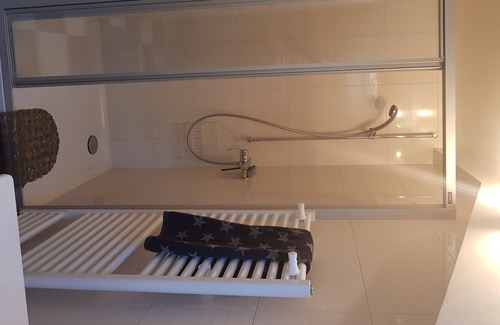 Saint-Legier-La Chiesaz Apartment | Large Kitchen, 2 Bedroom,Balcony,Storage,3 mins to Train,Shops,Bakery,Restaurant