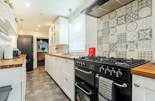 Hawkshead House | Large Lake District House in Hawkshead. Ensuite Rooms, Pets, Parking & Garden