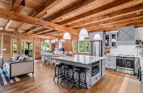 Westview Cabin | Large Lakefront Cabin on Rough River