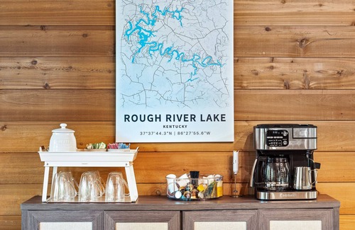 Westview Cabin | Large Lakefront Cabin on Rough River
