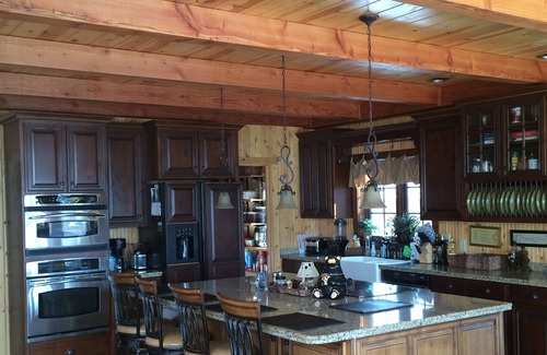 Champion Cabin | Large Lakefront Paradise on the shores of Lake Michigamme