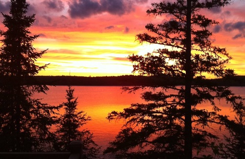 Champion Cabin | Large Lakefront Paradise on the shores of Lake Michigamme