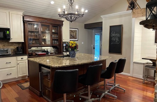 Twin Lakes House | Large Lakehouse with hot tub. walk to public beach in Twin Lakes WI