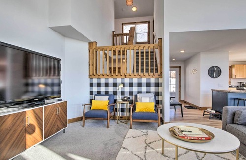 The Galena Territory Villa | Large & Luxe Galena Territory Villa w/ Hot Tub!