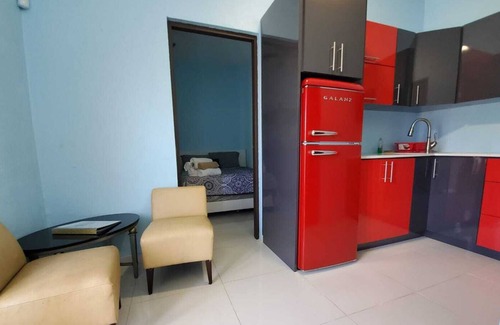 San Juan House | Large Luxurious 1BR close to Ferry and Ocean views