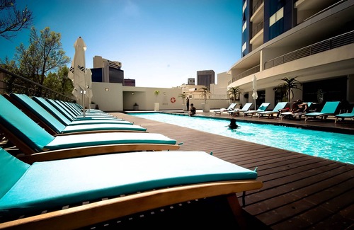 Cape Town City Centre Apartment | Large luxury apartment with stunning mountain views, swimming pool, gym, cinema