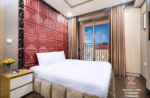 Bach Dang Riverside Apartment | LARGE LUXURY APT WITH POOL&GYM