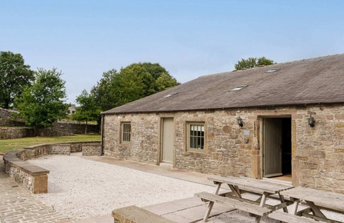 Newton Grange House | Large luxury farmhouse retreat situated in a rural hamlet, perfect for large gatherings of up to 50