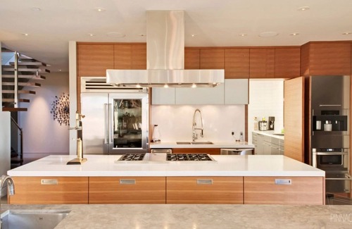 Metro Vancouver Regional District House | Large modern Luxury Oceanfront house, directly on the beach