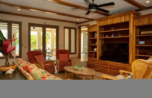 Surfside Villa | Large Ocean Front Home Close to Village - Surfside Gecko