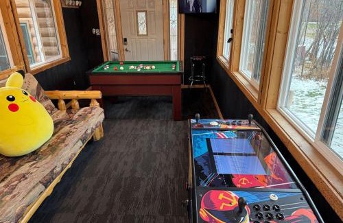 Garrison House | Large Pet-Friendly Family Cabins