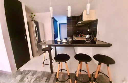 Zapopan Apartment | LARGE PH, FULL FLOOR 100% REFURBISHED EXPO AREA
