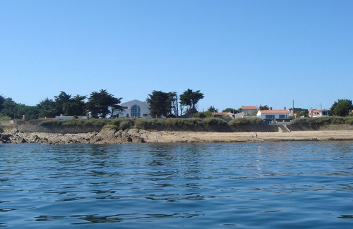 Ile d'Yeu Hotel | Large prestigious villa facing the sea on the beachside