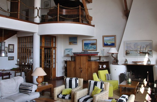 Ile d'Yeu Hotel | Large prestigious villa facing the sea on the beachside