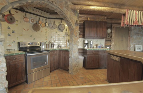 Ralston House | Large, Private & Charming retreat is ultimate upscale stay near Cody, Y.S. Park