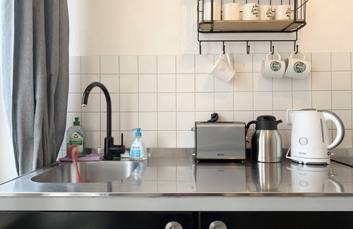 Plagwitz Apartment | large, quiet apartment with balcony near the Red Bull Arena